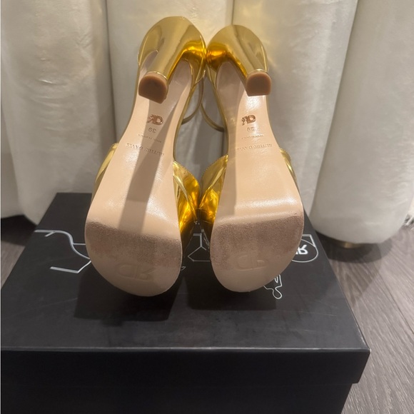 Ruthie Davis Gold Platform Sandals - Picture 5 of 9